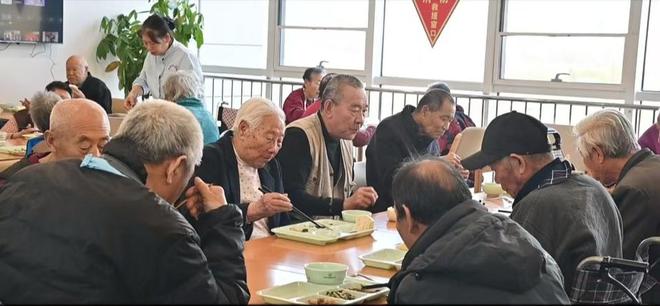 尽享养老好“食”光麻将胡了日日三餐暖(图2)